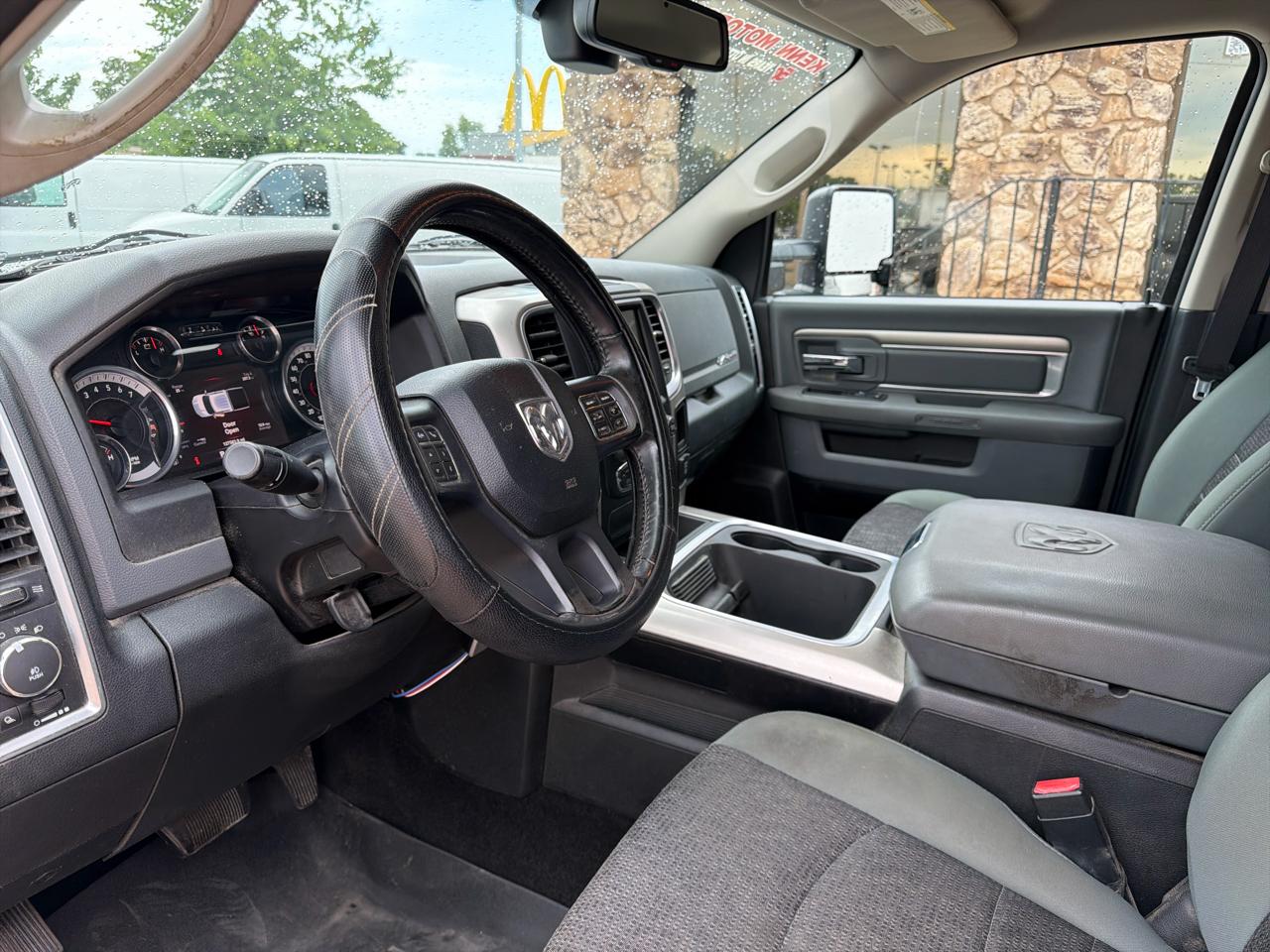 RAM 1500 4WD Crew Cab 140.5" Big Horn 2016