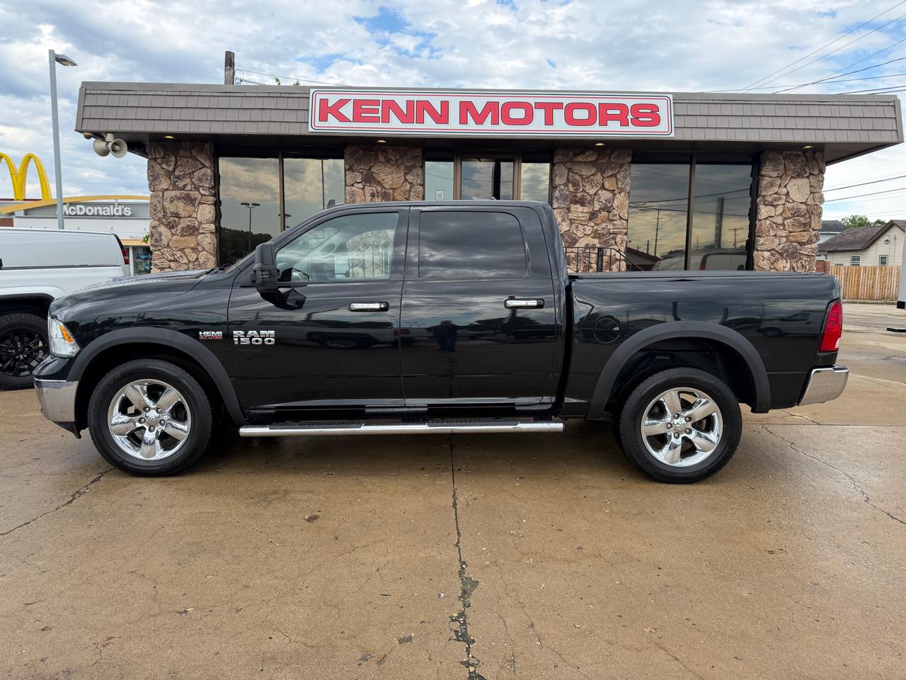 RAM 1500 4WD Crew Cab 140.5" Big Horn 2016