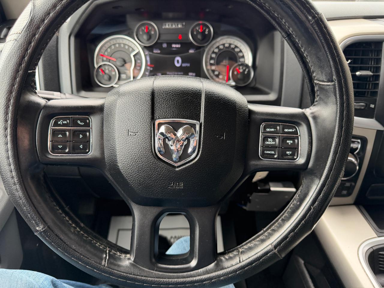RAM 1500 4WD Crew Cab 140.5" Big Horn 2016