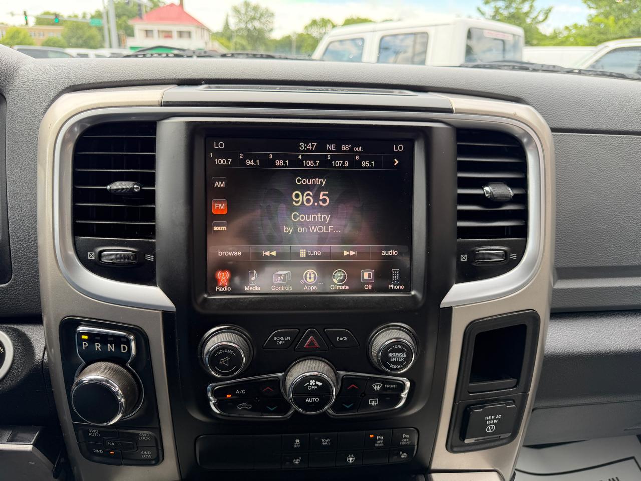RAM 1500 4WD Crew Cab 140.5" Big Horn 2016