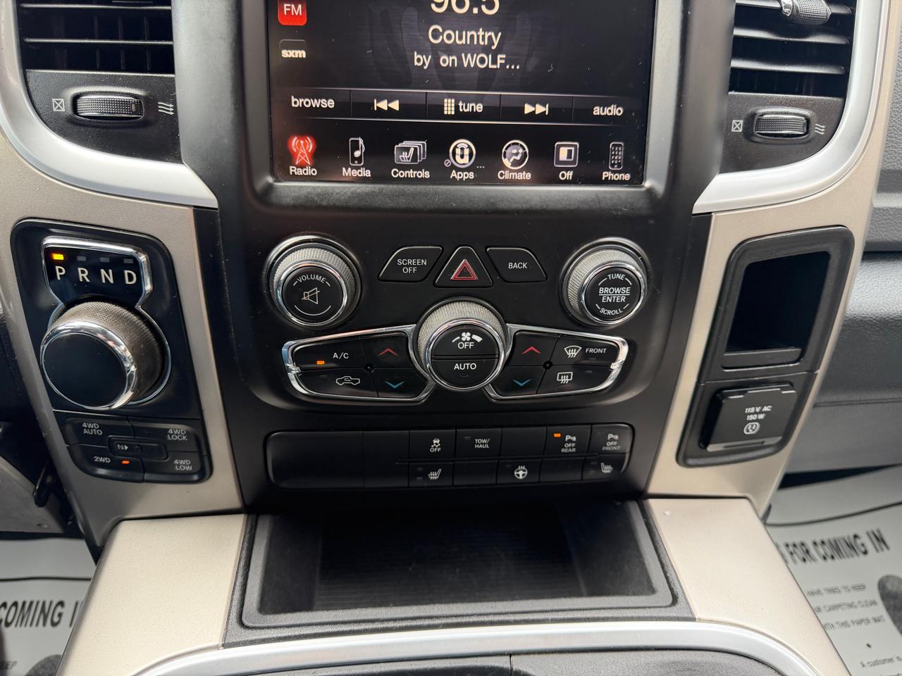 RAM 1500 4WD Crew Cab 140.5" Big Horn 2016