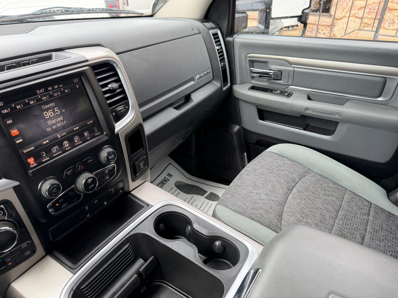 RAM 1500 4WD Crew Cab 140.5" Big Horn 2016