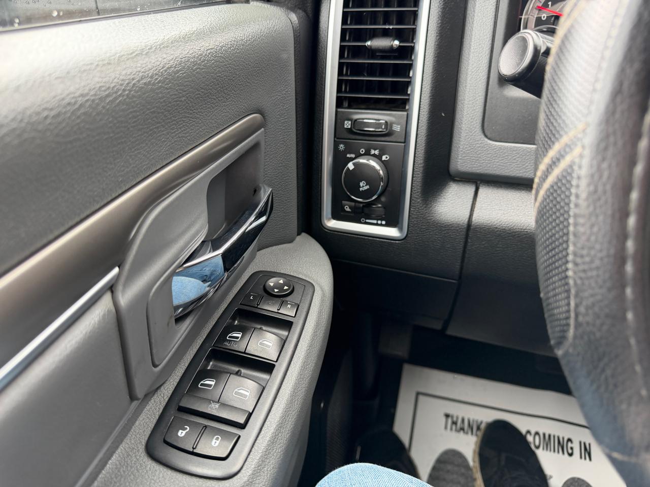 RAM 1500 4WD Crew Cab 140.5" Big Horn 2016