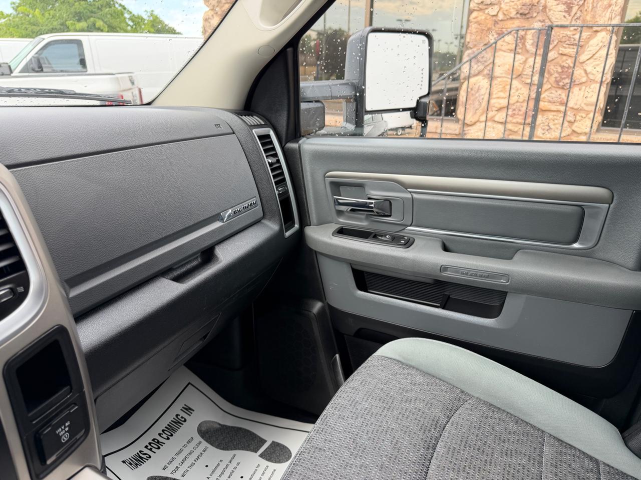 RAM 1500 4WD Crew Cab 140.5" Big Horn 2016