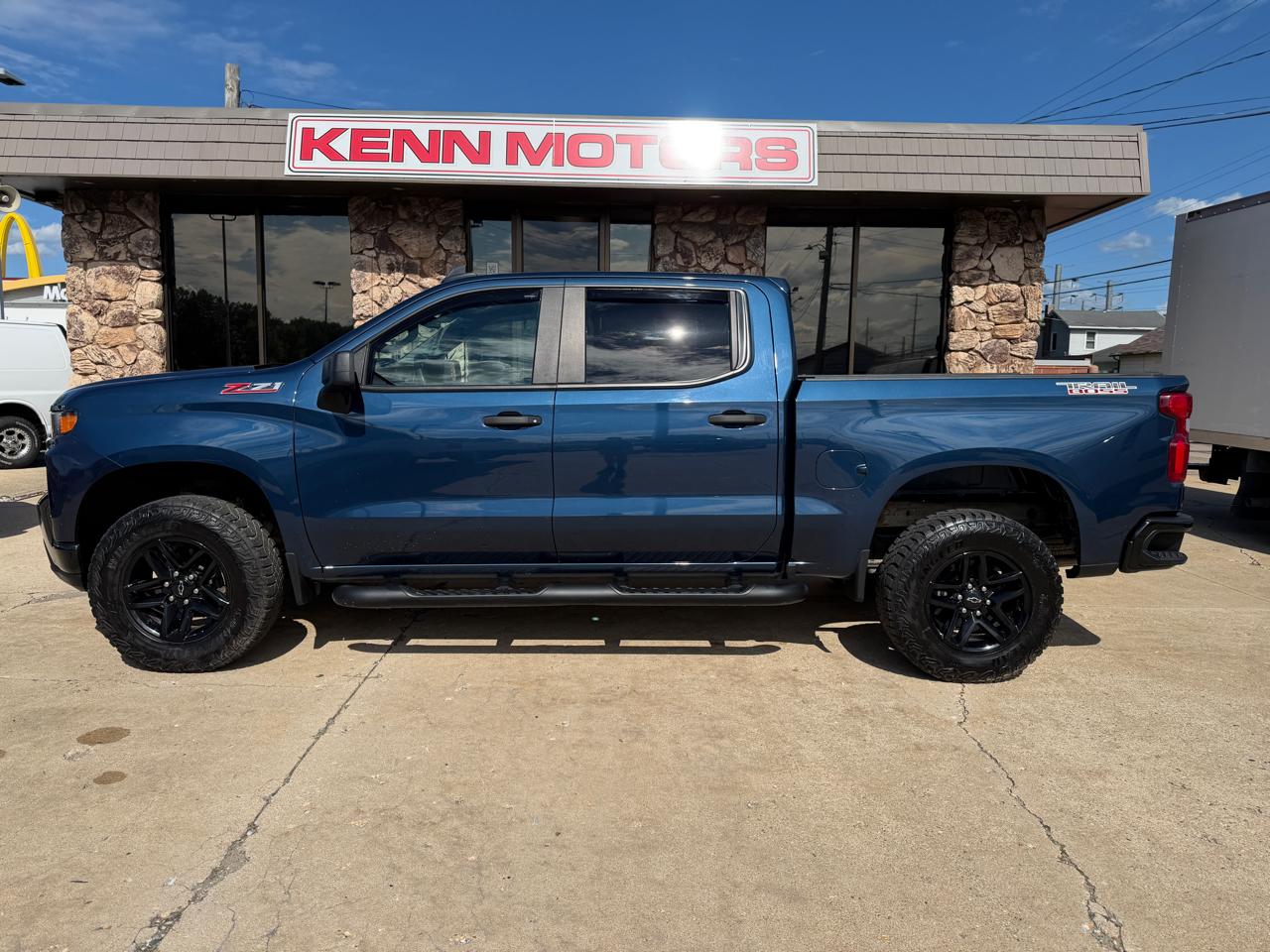 Chevrolet Silverado 1500 4WD Crew Cab 147" Custom Trail Boss 2019