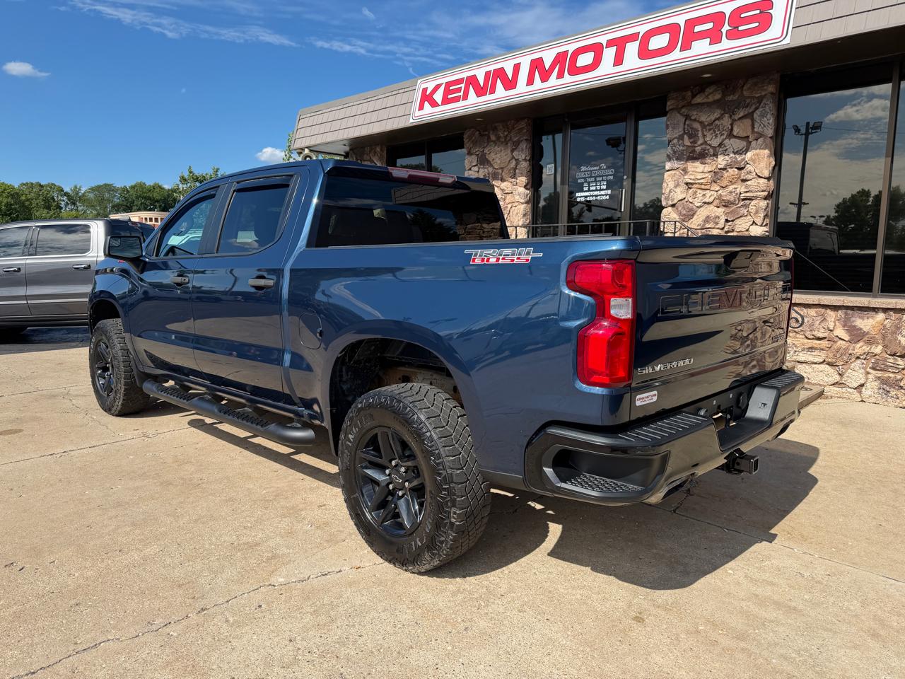 Chevrolet Silverado 1500 4WD Crew Cab 147" Custom Trail Boss 2019