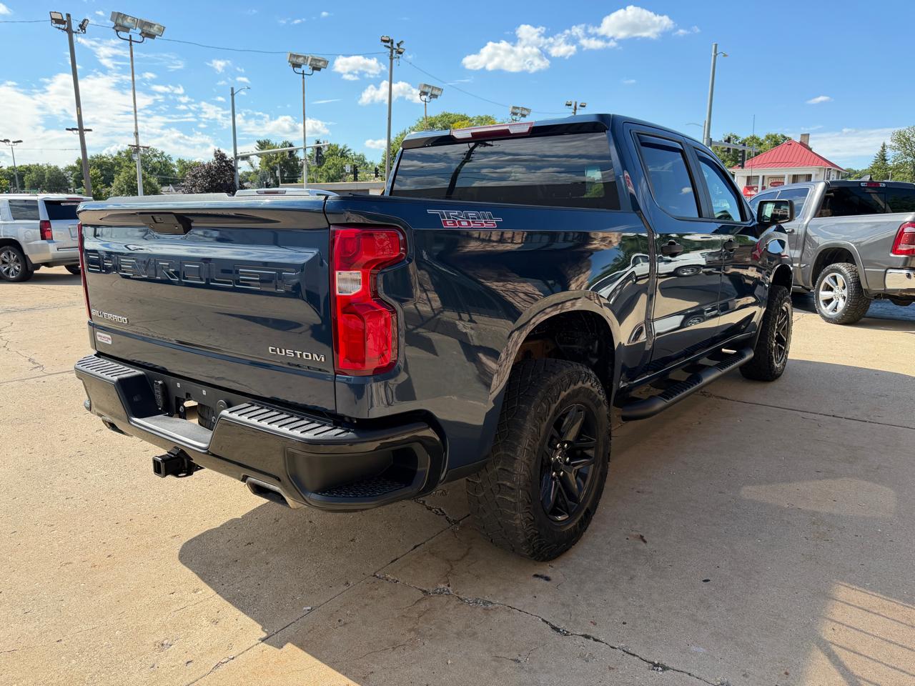 Chevrolet Silverado 1500 4WD Crew Cab 147" Custom Trail Boss 2019