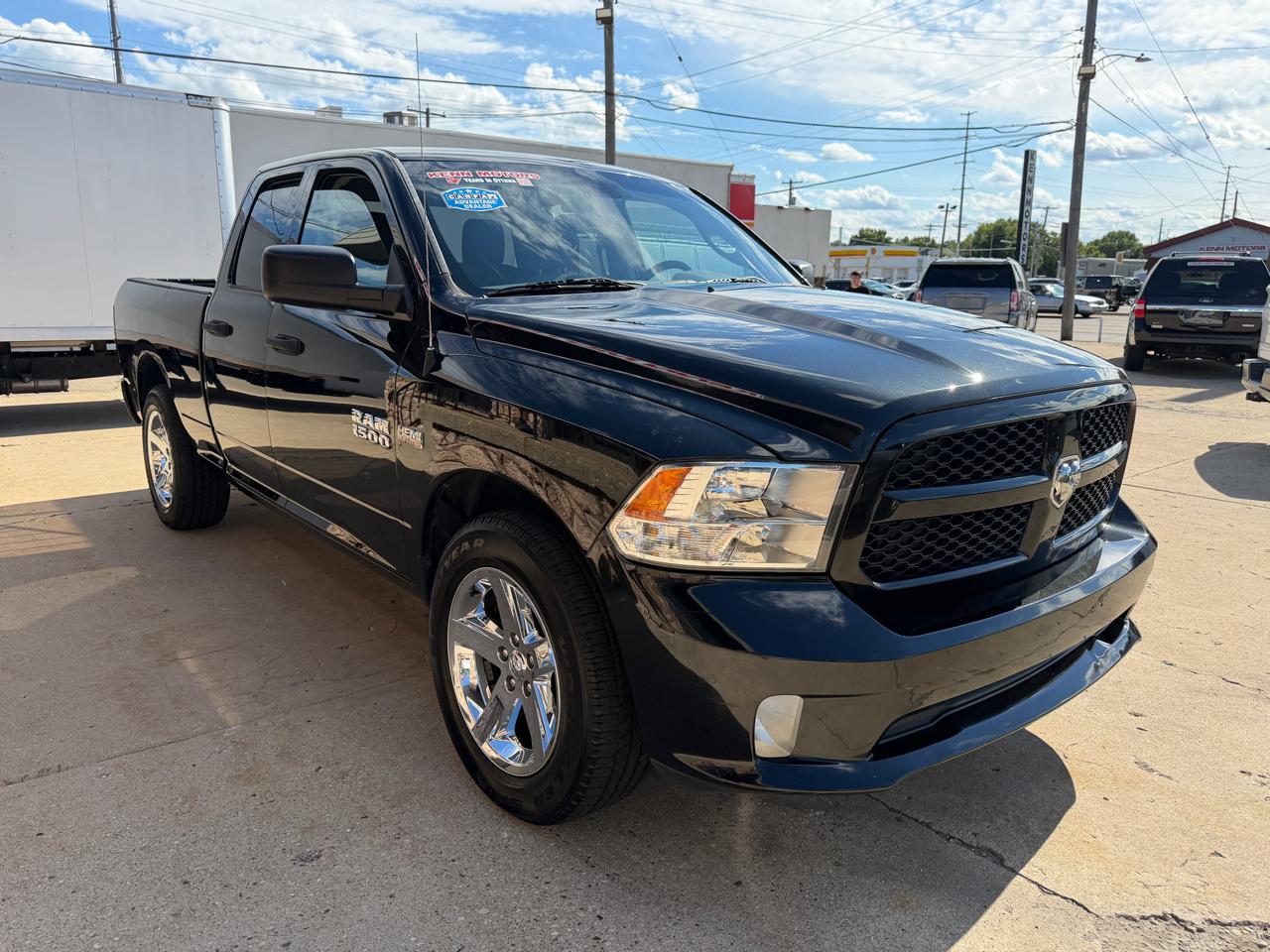 RAM 1500 Express 4x4 Quad Cab 6'4" Box 2017
