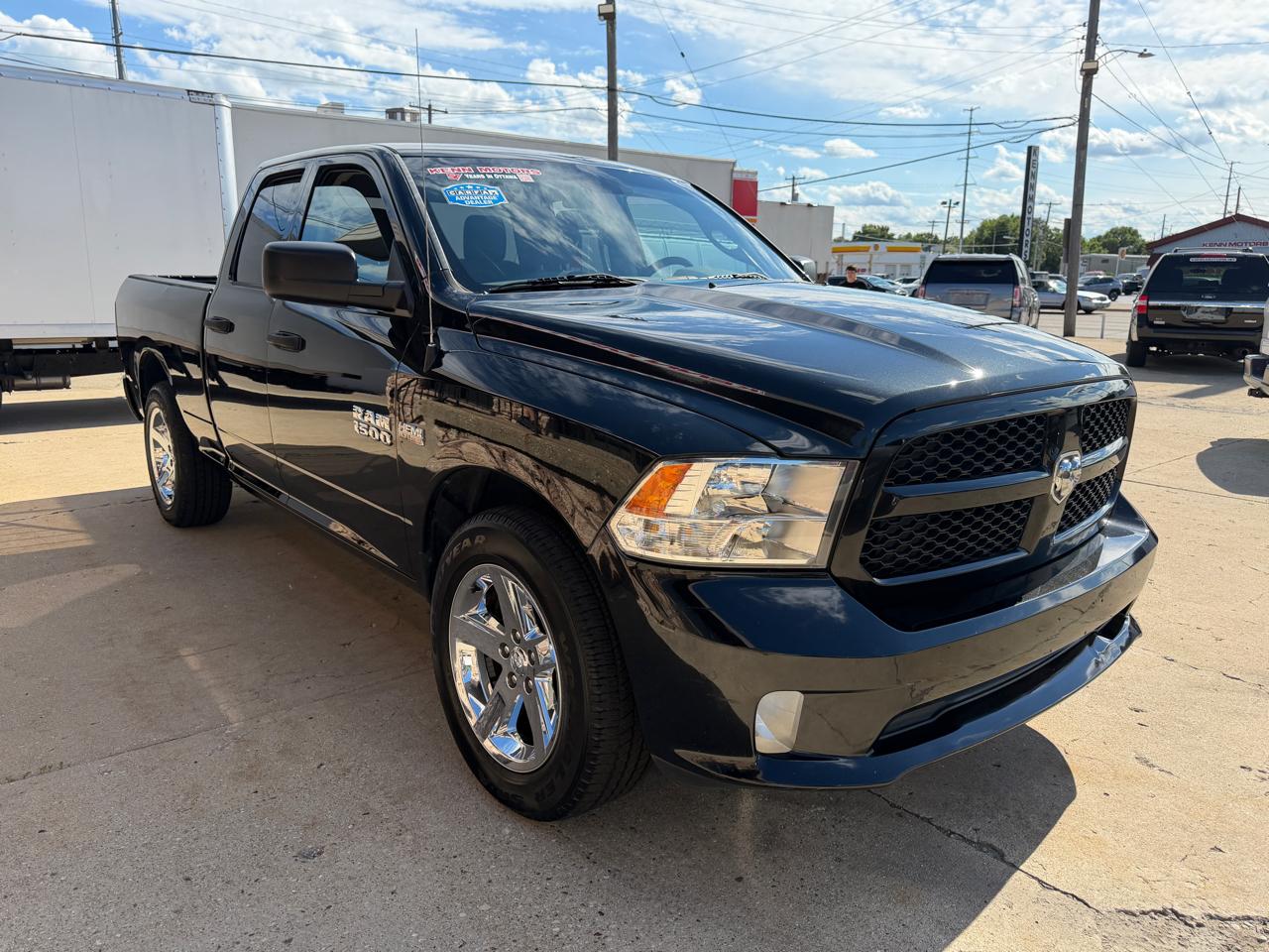 RAM 1500 Express 4x4 Quad Cab 6'4" Box 2017