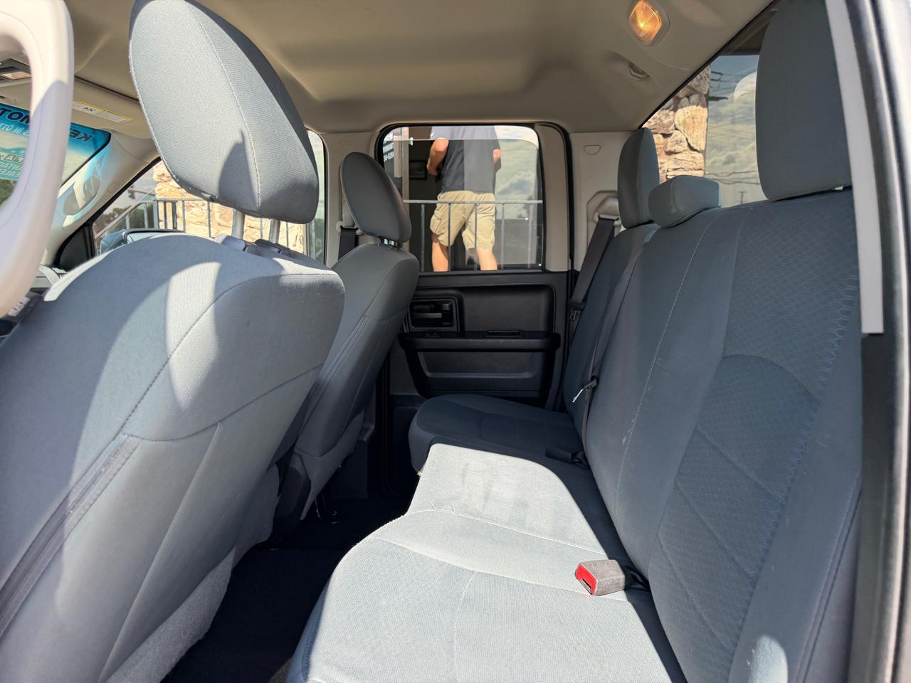 RAM 1500 Express 4x4 Quad Cab 6'4" Box 2017