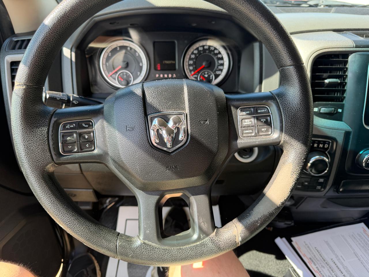 RAM 1500 Express 4x4 Quad Cab 6'4" Box 2017