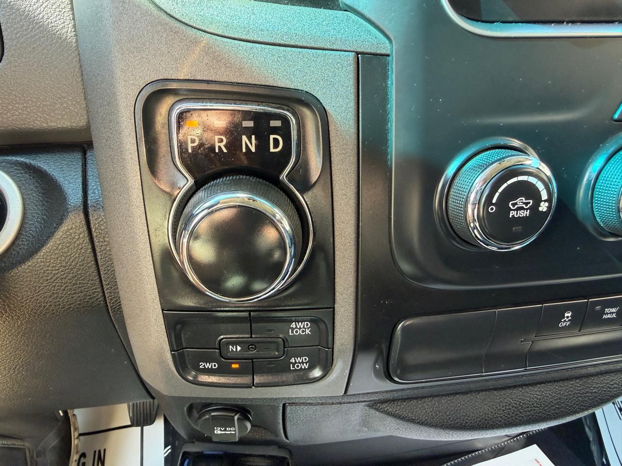 RAM 1500 Express 4x4 Quad Cab 6'4" Box 2017