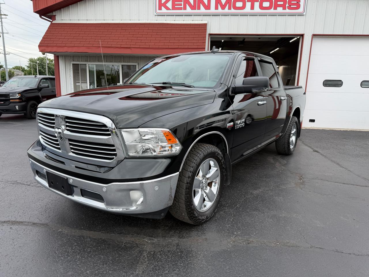 RAM 1500 Big Horn 4x4 Crew Cab 5'7" Box 2017