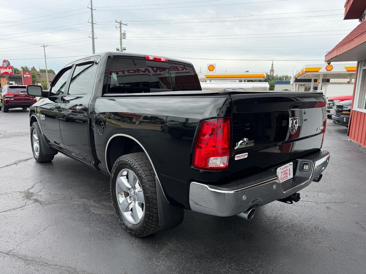 RAM 1500 Big Horn 4x4 Crew Cab 5'7" Box 2017