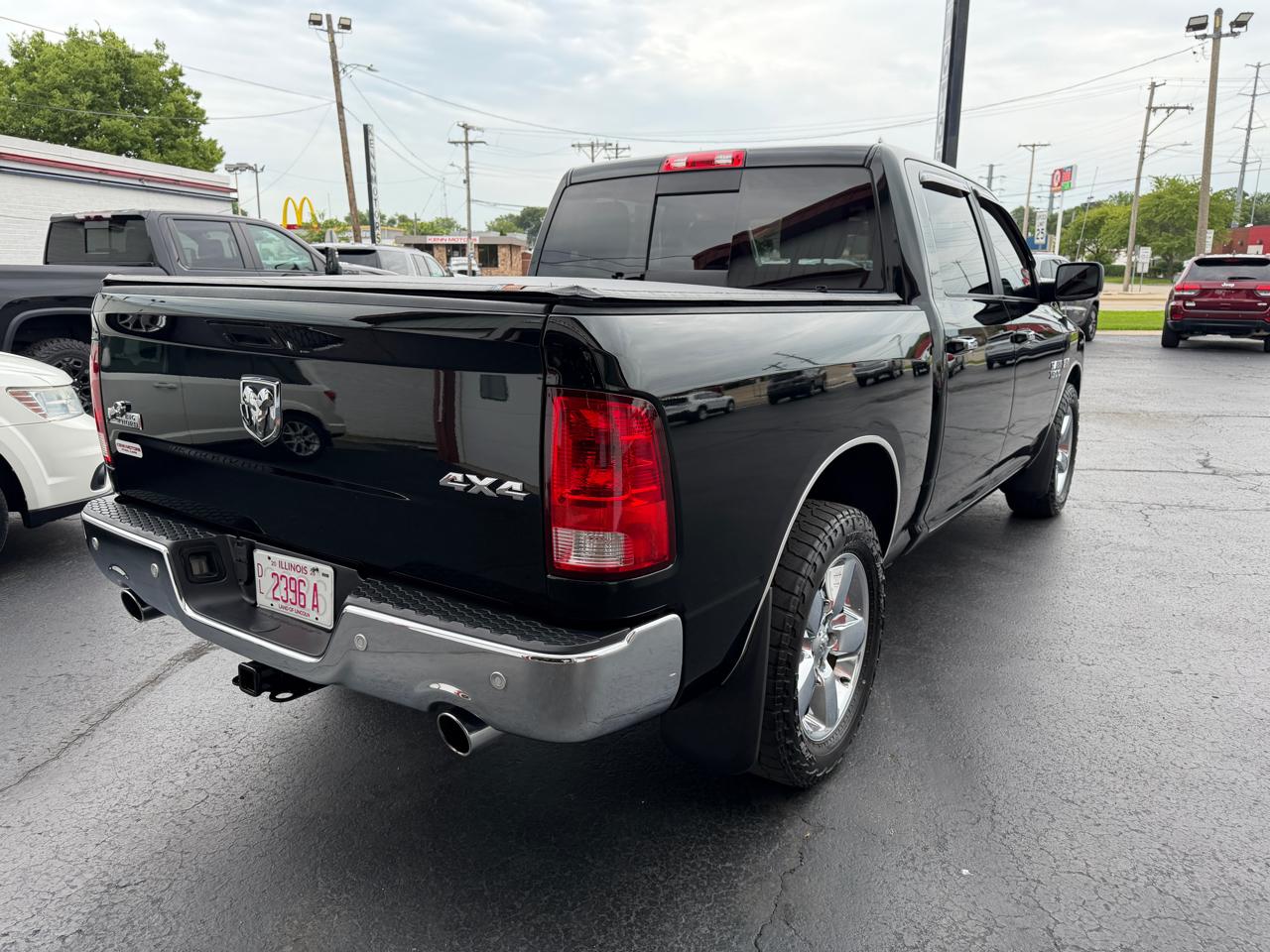 RAM 1500 Big Horn 4x4 Crew Cab 5'7" Box 2017