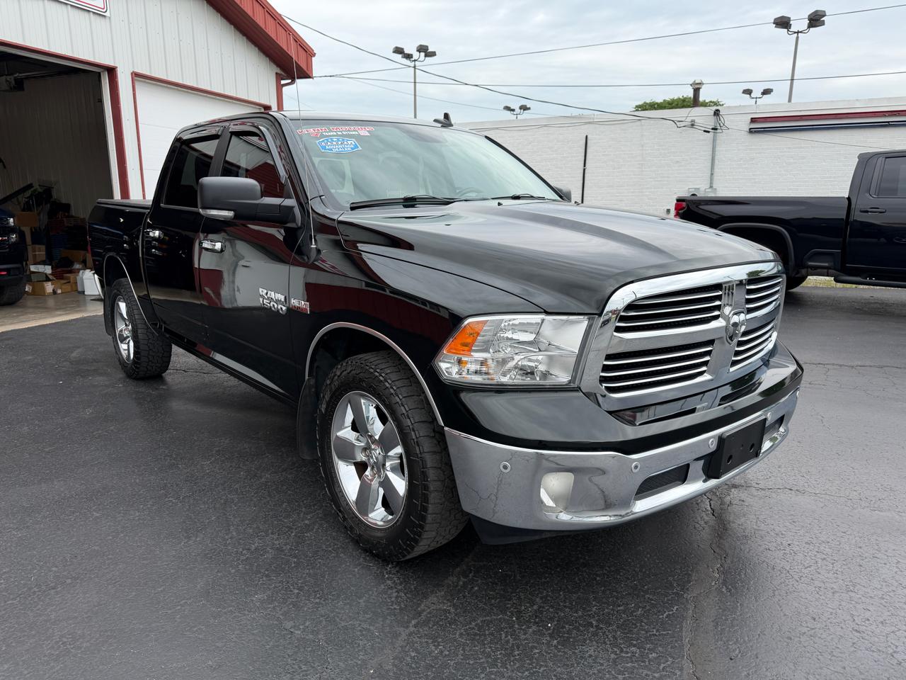 RAM 1500 Big Horn 4x4 Crew Cab 5'7" Box 2017