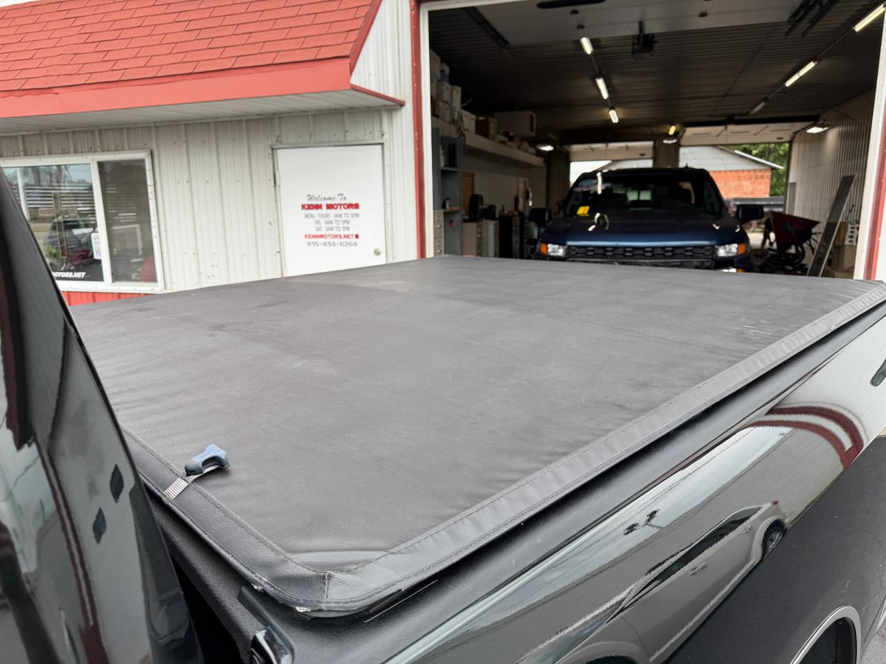 RAM 1500 Big Horn 4x4 Crew Cab 5'7" Box 2017