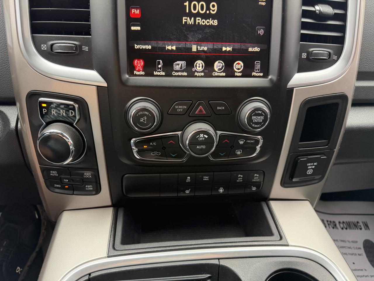RAM 1500 Big Horn 4x4 Crew Cab 5'7" Box 2017