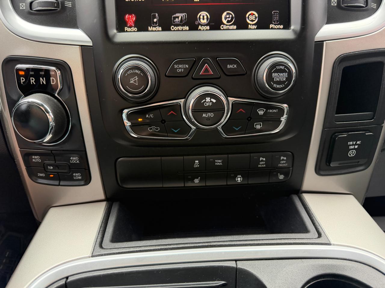 RAM 1500 Big Horn 4x4 Crew Cab 5'7" Box 2017
