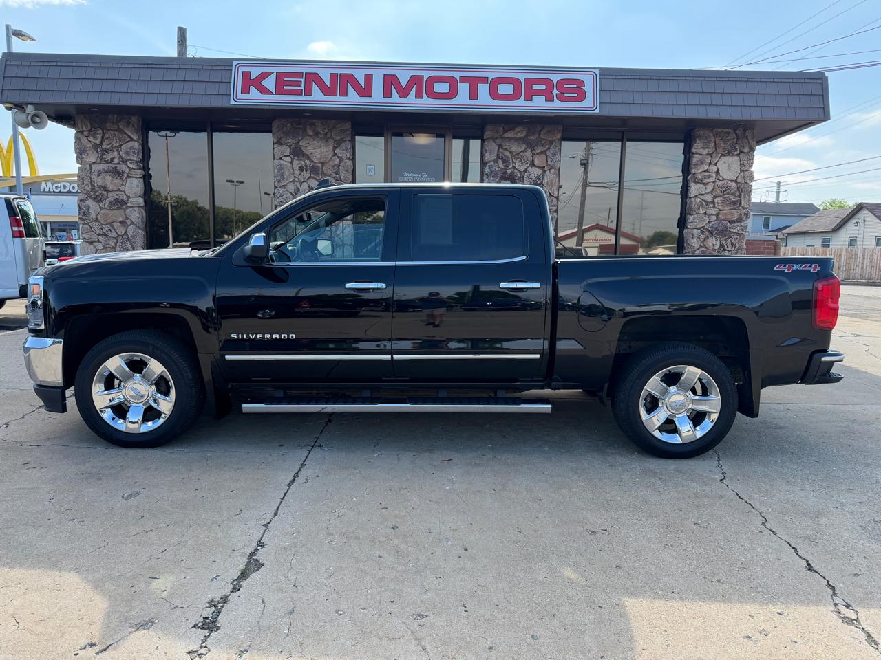 Chevrolet Silverado 1500 4WD Crew Cab 143.5" LTZ w/1LZ 2017