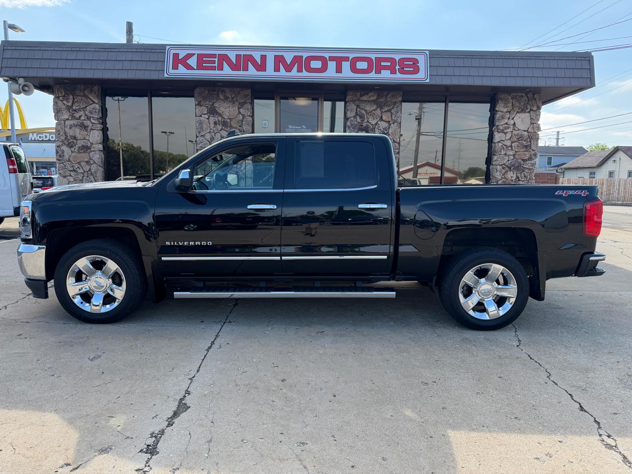 Chevrolet Silverado 1500 4WD Crew Cab 143.5" LTZ w/1LZ 2017