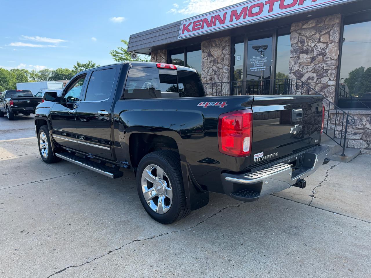 Chevrolet Silverado 1500 4WD Crew Cab 143.5" LTZ w/1LZ 2017