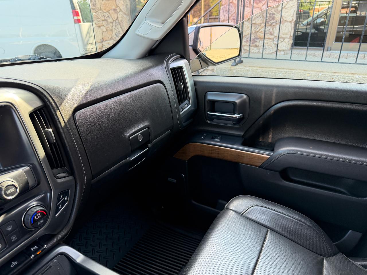 Chevrolet Silverado 1500 4WD Crew Cab 143.5" LTZ w/1LZ 2017