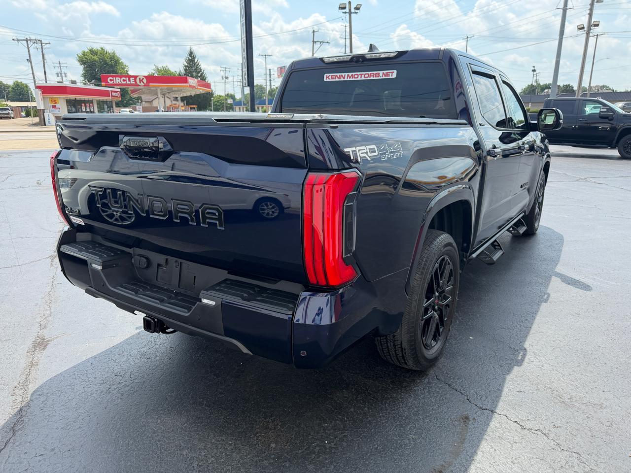 Toyota Tundra 4WD SR5 CrewMax 5.5' Bed (Natl) 2022