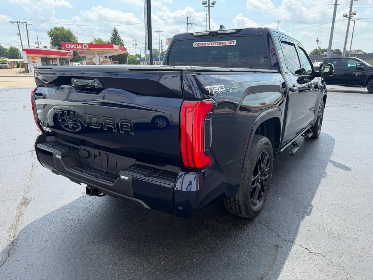 Toyota Tundra 4WD SR5 CrewMax 5.5' Bed (Natl) 2022