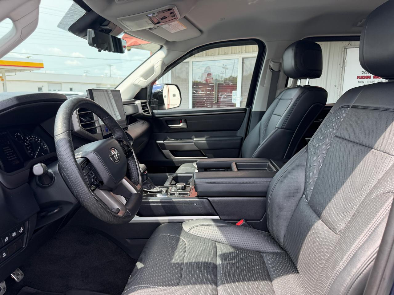 Toyota Tundra 4WD SR5 CrewMax 5.5' Bed (Natl) 2022
