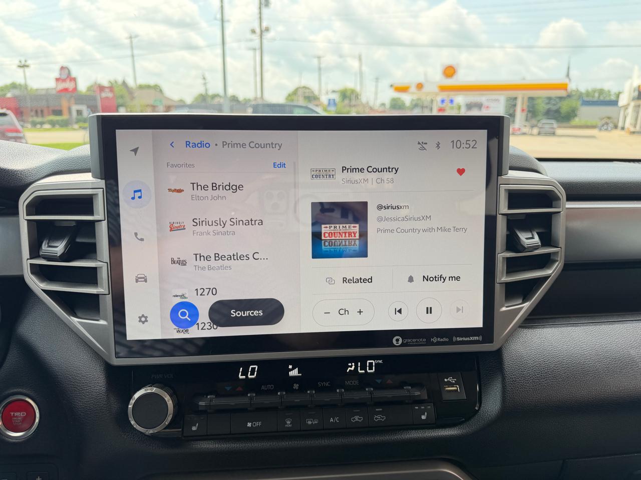Toyota Tundra 4WD SR5 CrewMax 5.5' Bed (Natl) 2022