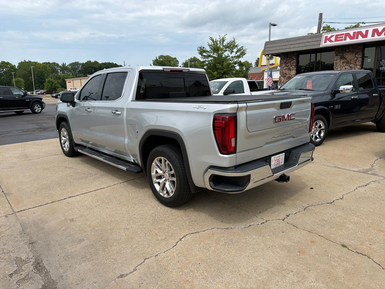 GMC Sierra 1500 4WD Crew Cab 147" SLT 2019