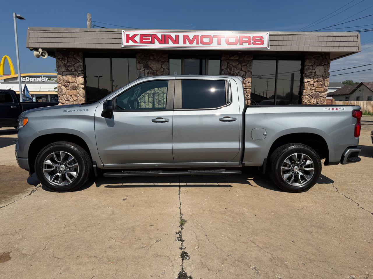 Chevrolet Silverado 1500 4WD Crew Cab 147" RST 2023