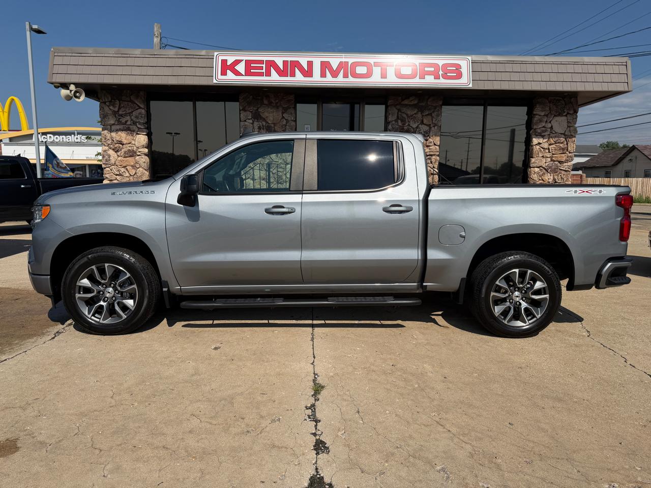 Chevrolet Silverado 1500 4WD Crew Cab 147" RST 2023