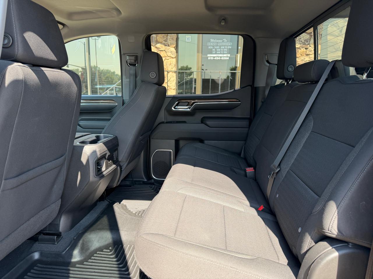 Chevrolet Silverado 1500 4WD Crew Cab 147" RST 2023