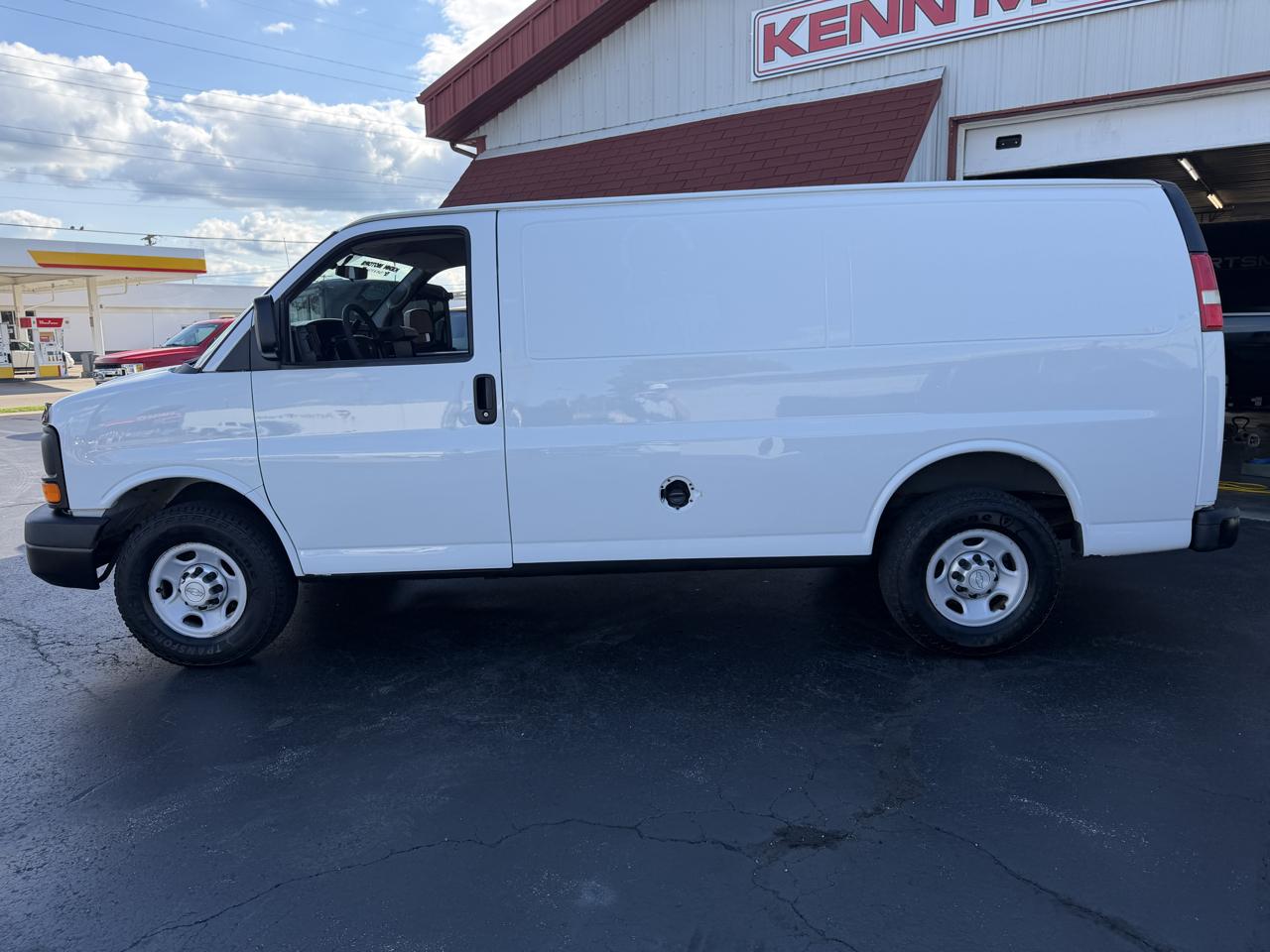 Chevrolet Express Cargo Van RWD 2500 135" 2015