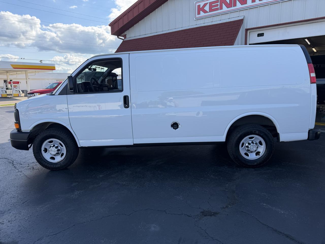 Chevrolet Express Cargo Van RWD 2500 135" 2015