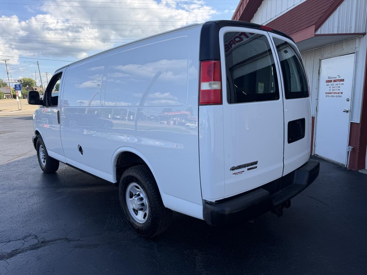Chevrolet Express Cargo Van RWD 2500 135" 2015