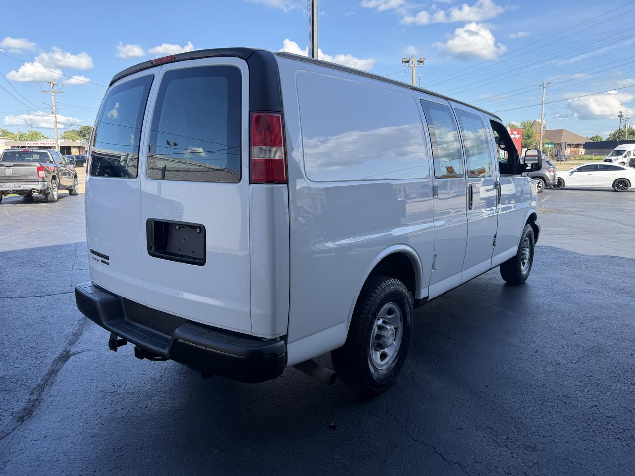 Chevrolet Express Cargo Van RWD 2500 135" 2015