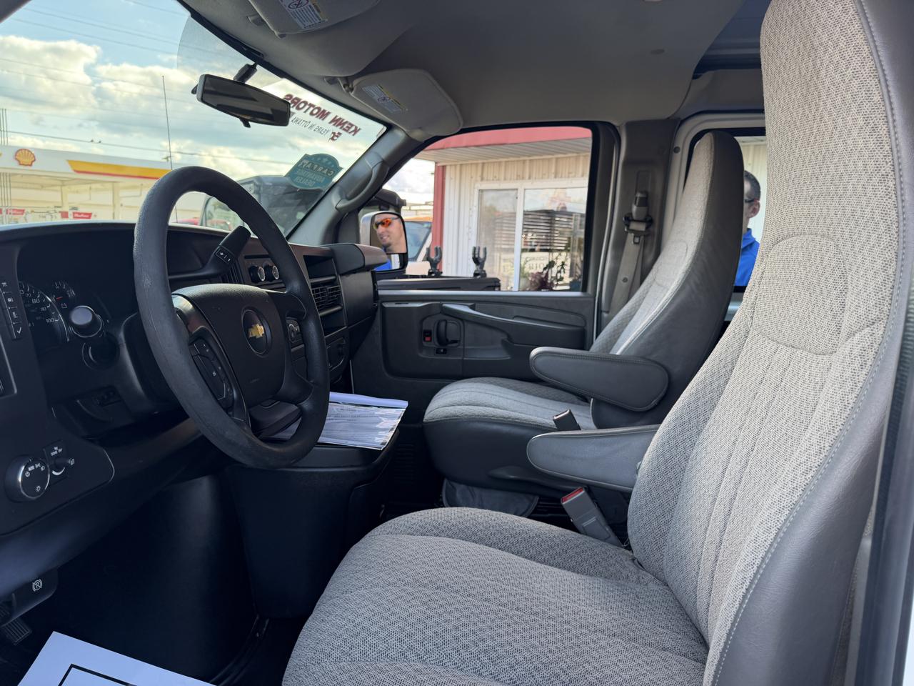 Chevrolet Express Cargo Van RWD 2500 135" 2015