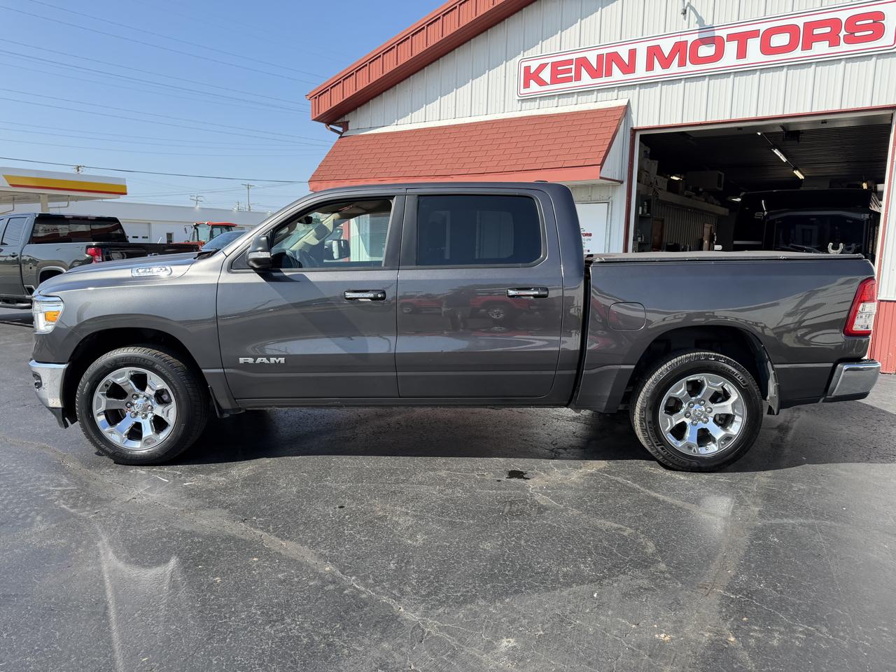 RAM 1500 Big Horn 4x4 Crew Cab 5'7" Box 2020