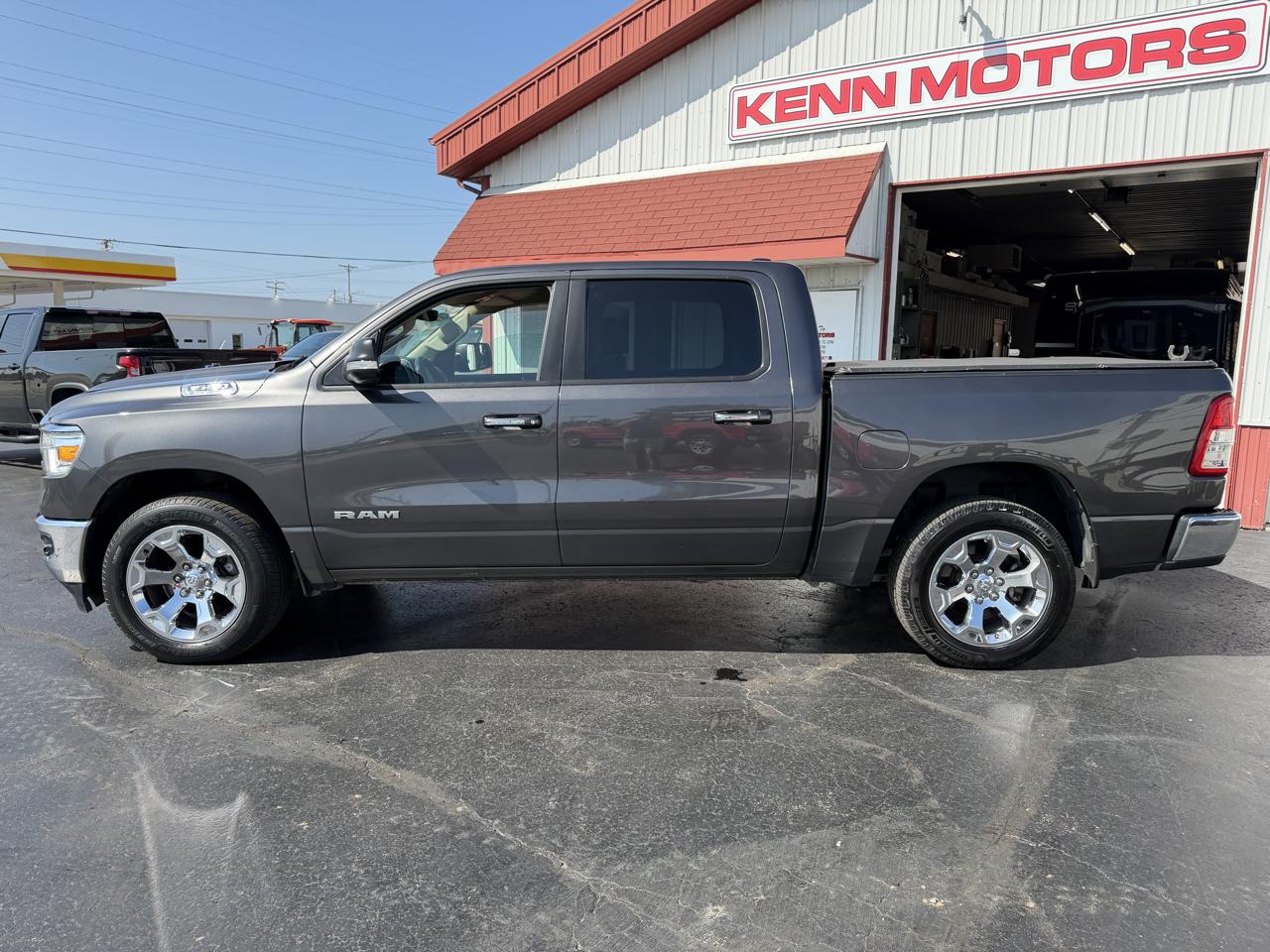 RAM 1500 Big Horn 4x4 Crew Cab 5'7" Box 2020