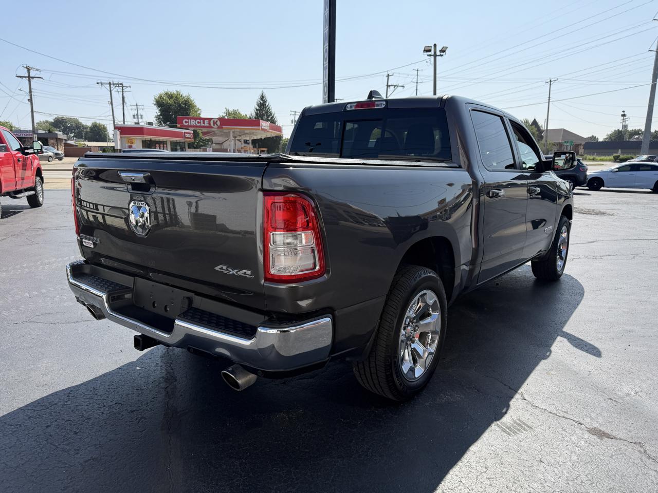 RAM 1500 Big Horn 4x4 Crew Cab 5'7" Box 2020