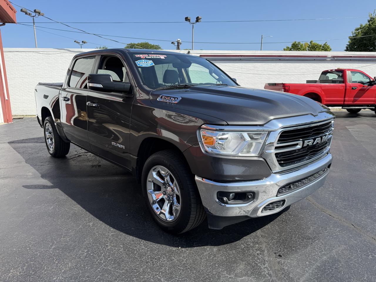 RAM 1500 Big Horn 4x4 Crew Cab 5'7" Box 2020