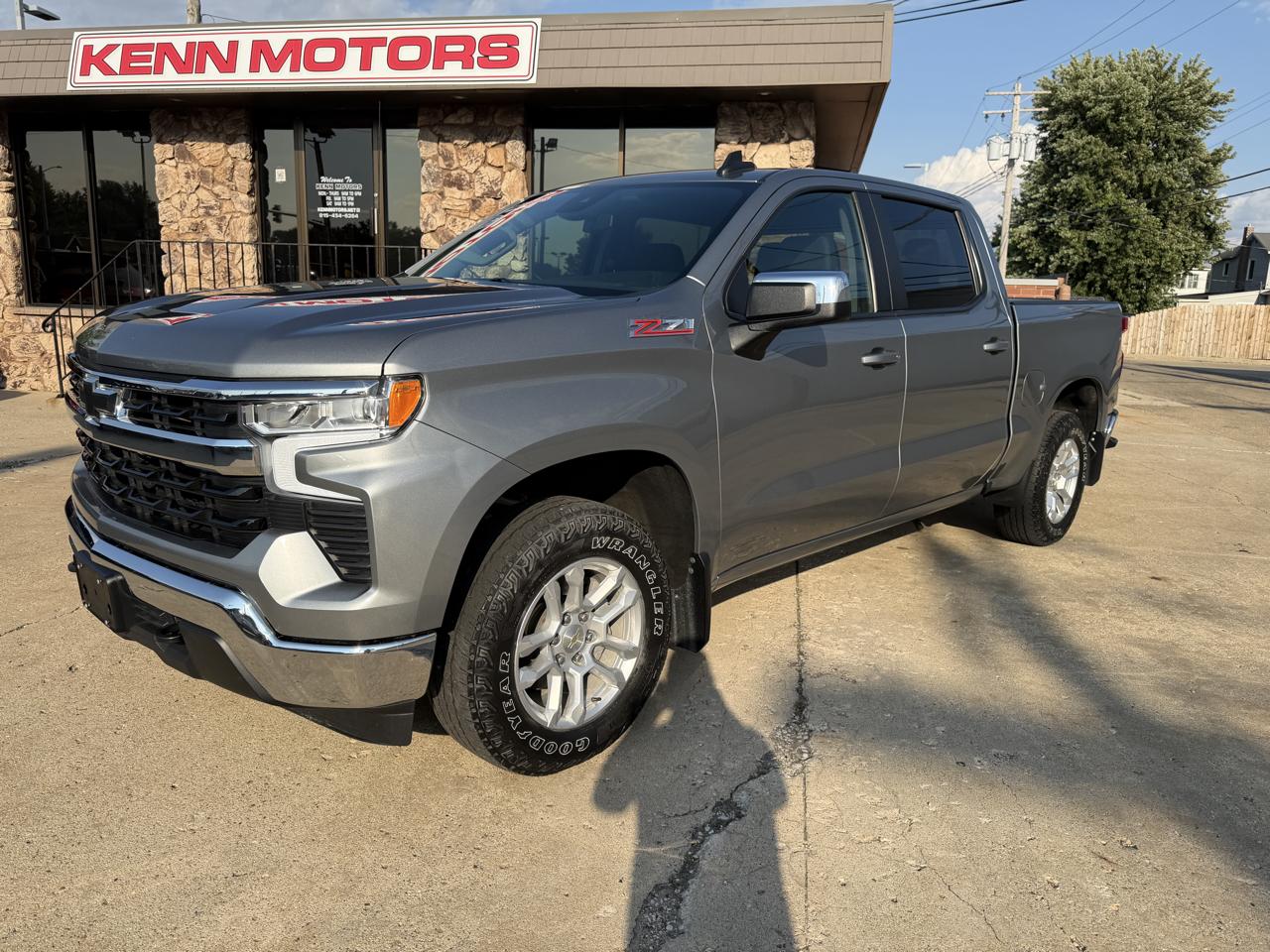 Chevrolet Silverado 1500 4WD Crew Cab 147" LT w/1LT 2023