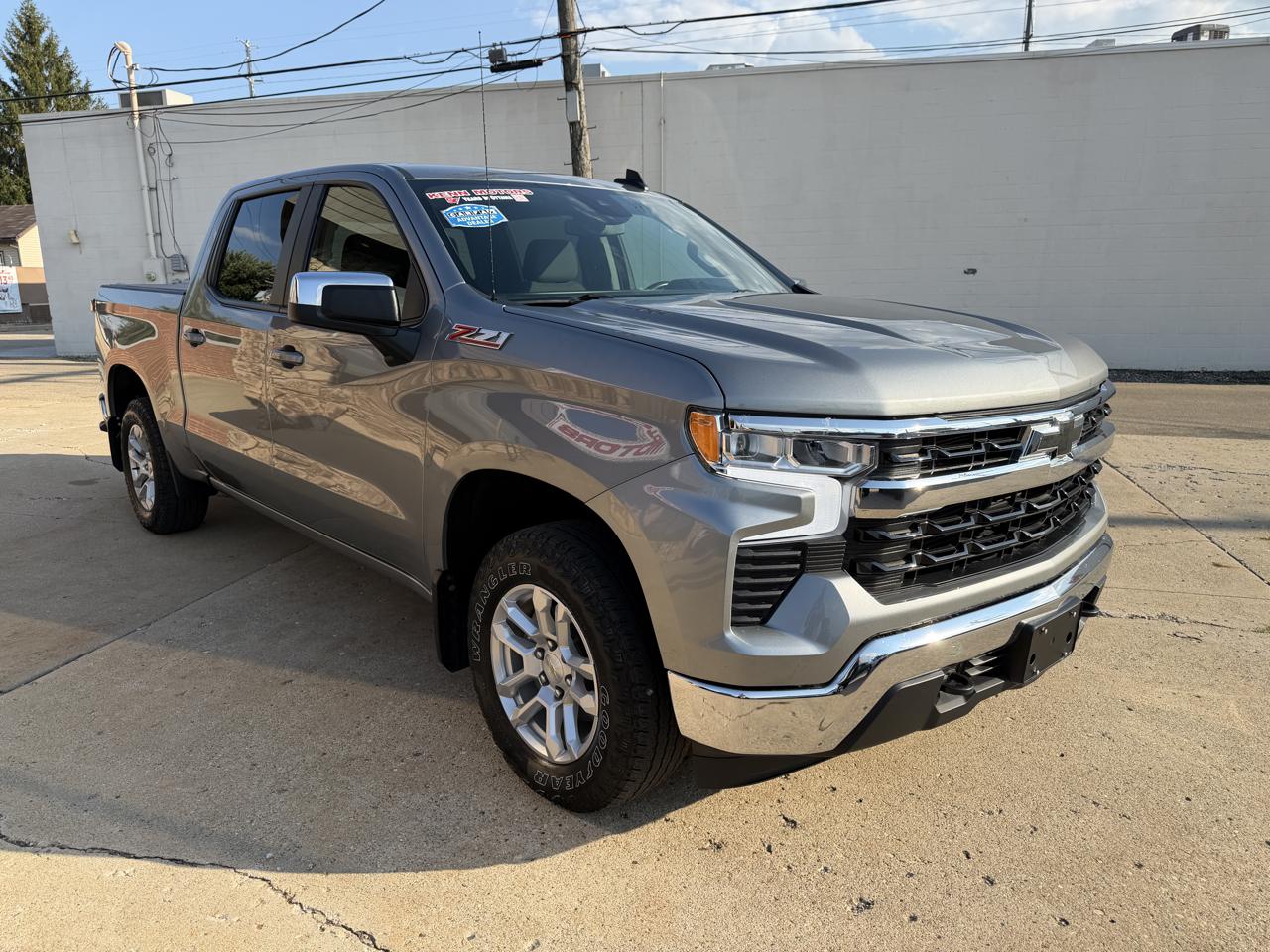 Chevrolet Silverado 1500 4WD Crew Cab 147" LT w/1LT 2023