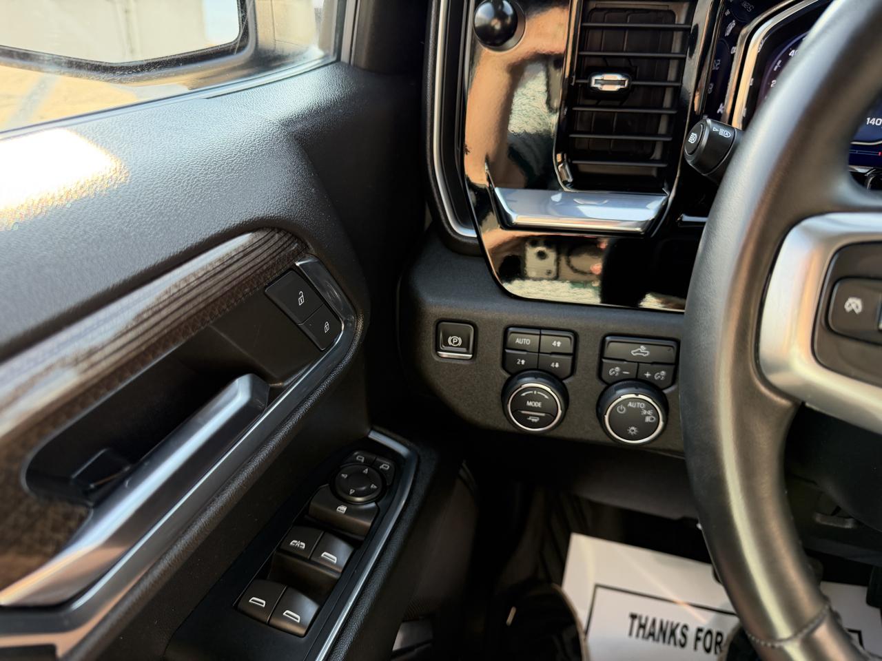 Chevrolet Silverado 1500 4WD Crew Cab 147" LT w/1LT 2023