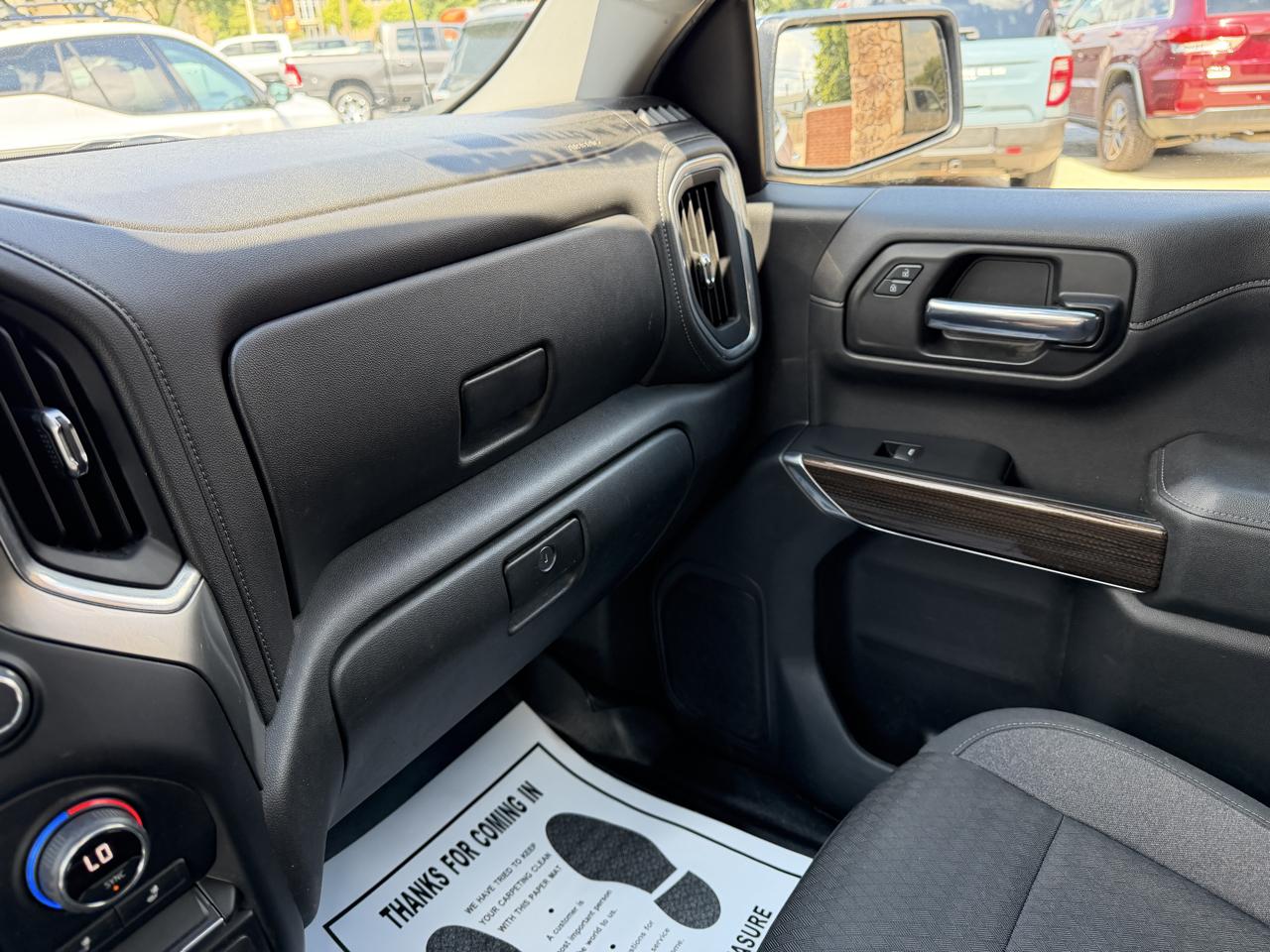 Chevrolet Silverado 1500 4WD Crew Cab 147" LT 2020