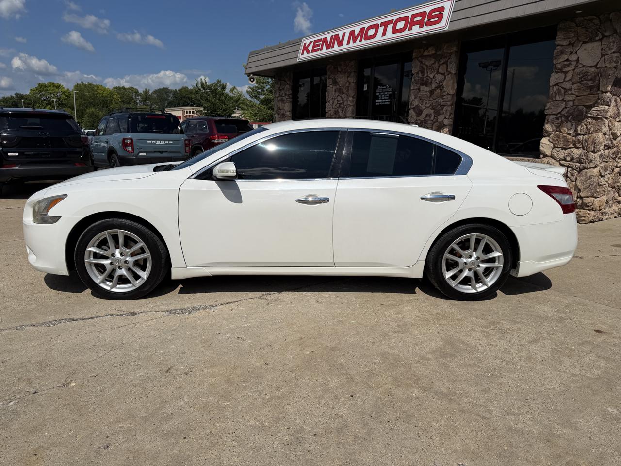 Nissan Maxima 4dr Sdn V6 CVT 3.5 SV 2011