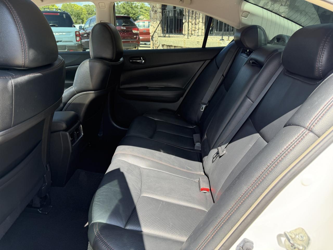 Nissan Maxima 4dr Sdn V6 CVT 3.5 SV 2011